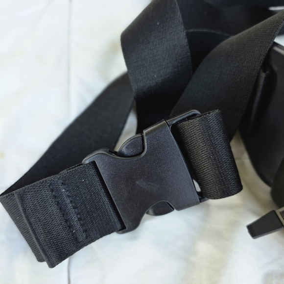 Essentials Black Men's Bag - Picture 4 of 5